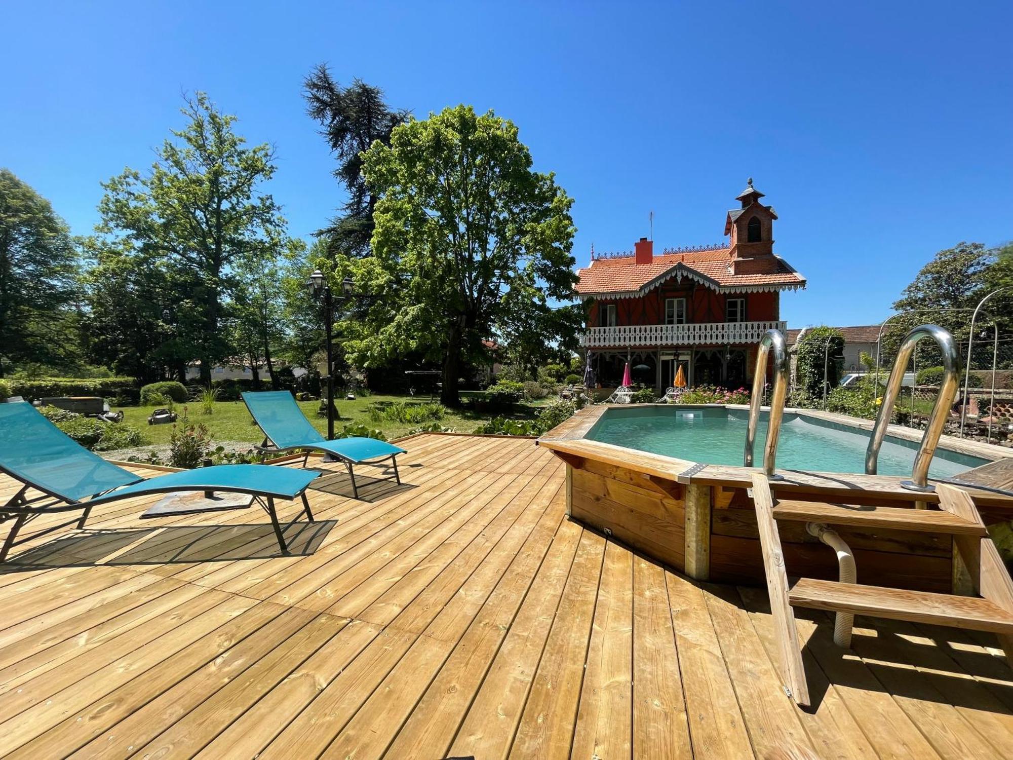 Domaine La Belle Histoire - Gite Cote Parc Besset Exterior foto
